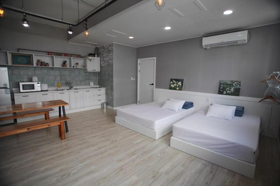 Romantic Ocean Yeosu Exterior foto